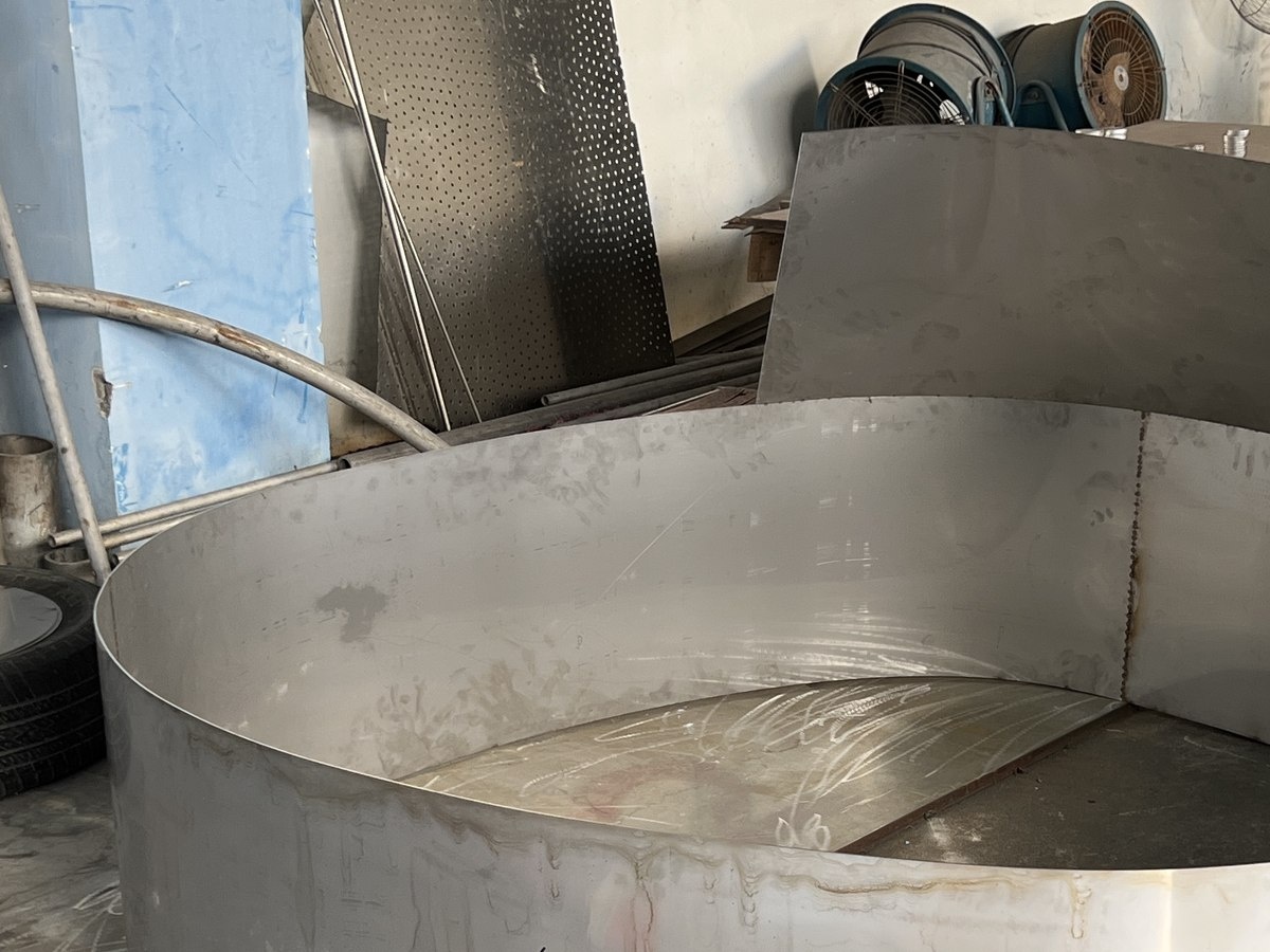 Stainless steel sphere segment forming